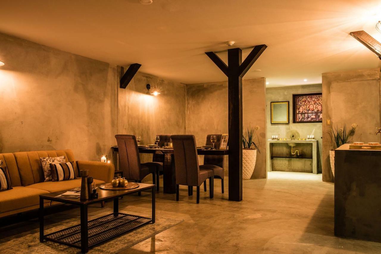 Monastery Suites Oranjestad Exterior photo